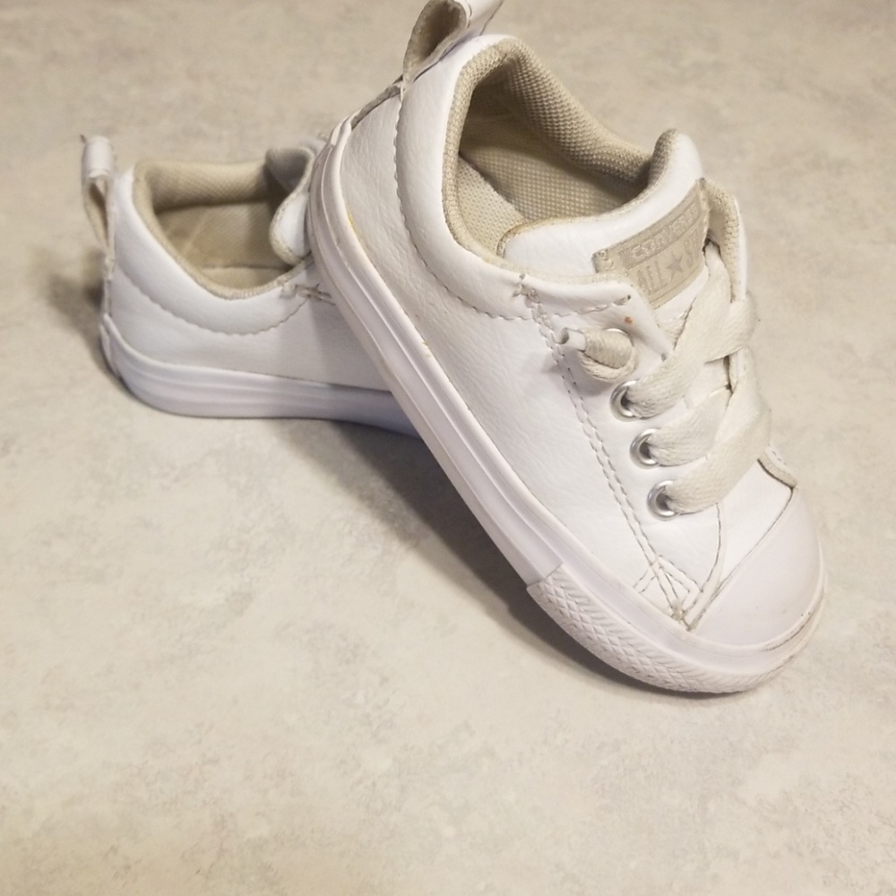 Toddler girl or boy size 5c white leather converse